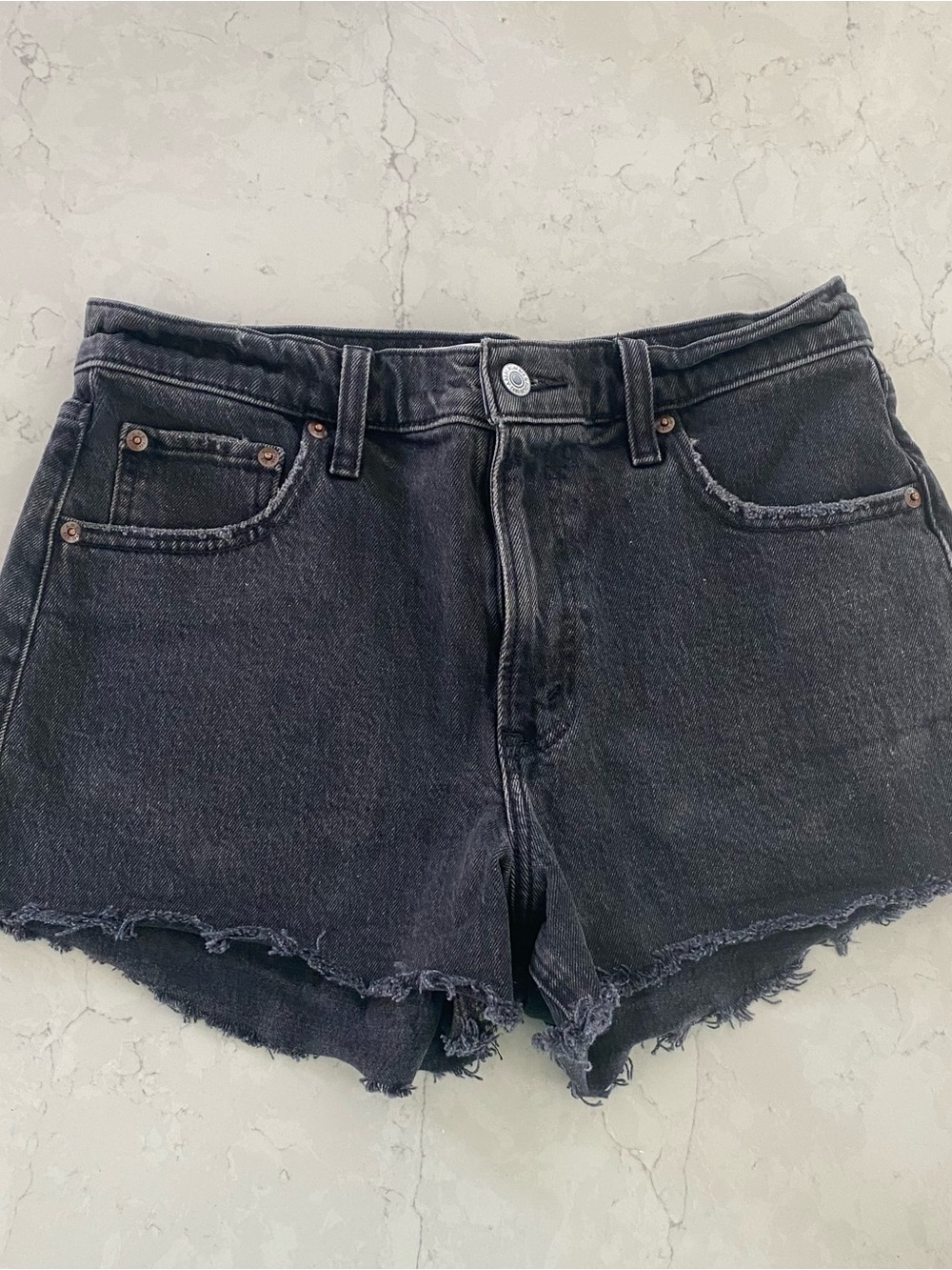 Abercrombie & Fitch Black 90s Relaxed High-Rise Frayed Denim Shorts